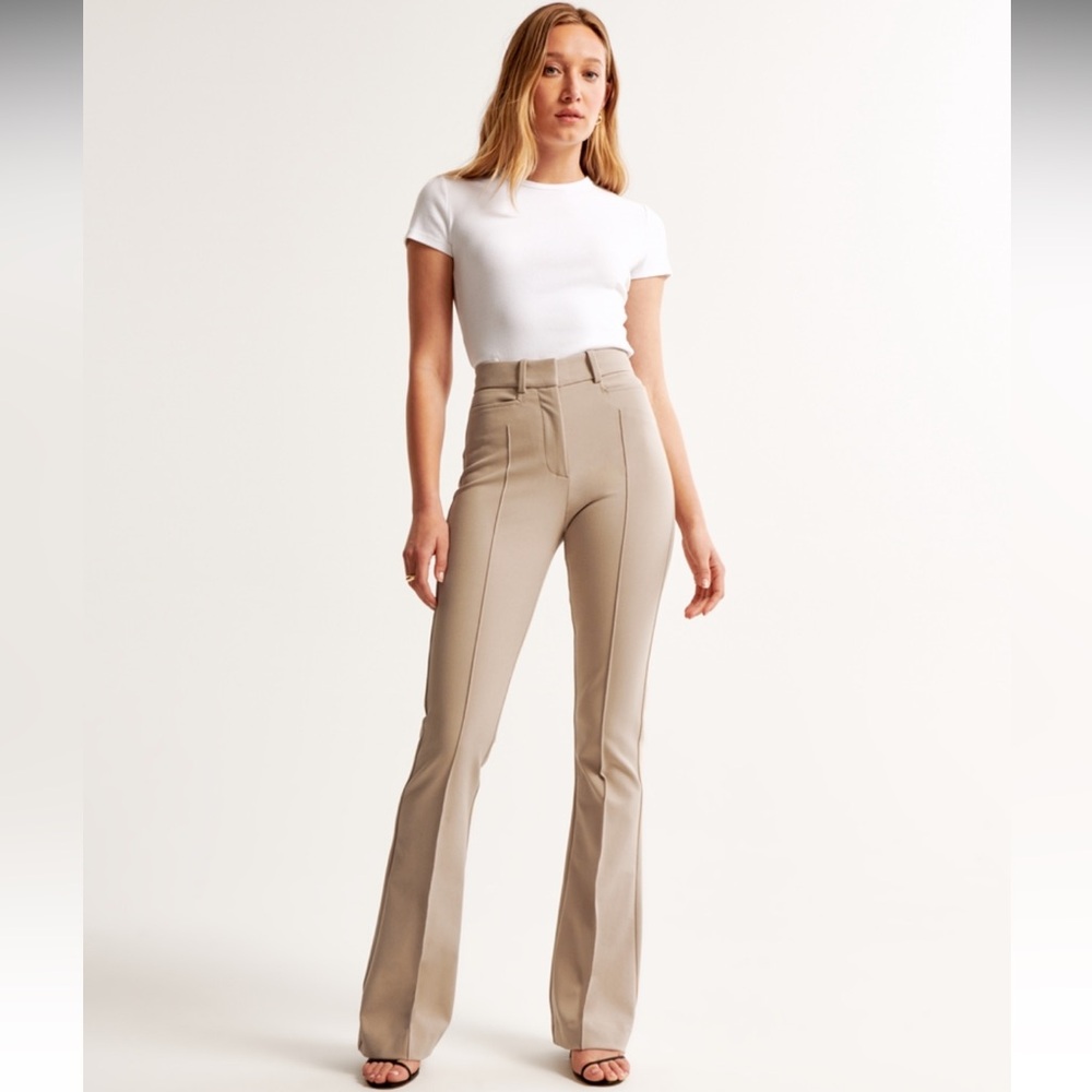 Abercrombie and Fitch High Rise Flare Pant tailored size 24 short